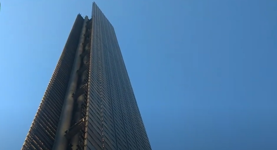 Estela de Luz Monument