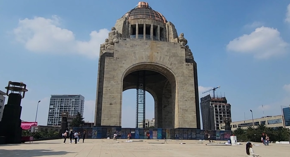 Monument to the Revolution